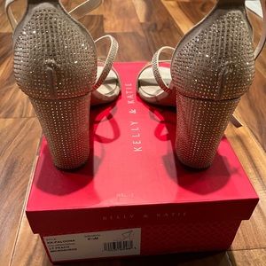 Kelly & Katie Paloona Shoes. Size 9.5